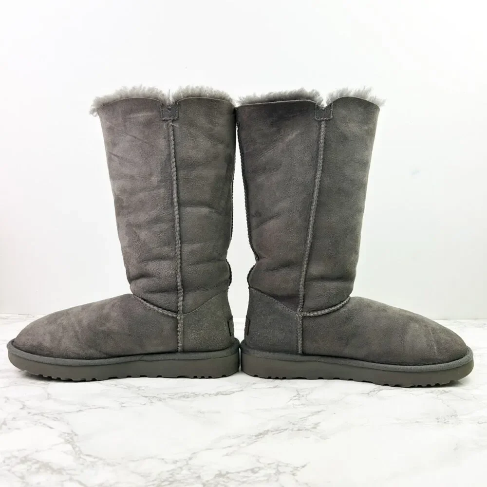 UGG Bailey Button Triplet II Tall Boots (7.5) in Gray Sheepskin Fur Cozy Shoes